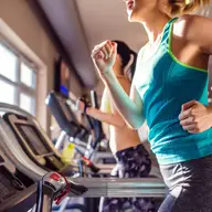 Cum îți construiești o rutină de fitness sustenabilă și o ții pe bune