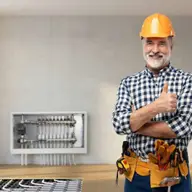 Ghidul proprietarului inteligent: cum să alegi încălzirea prin pardoseală și să economisești finisaje