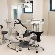 Cautam medic specialist endodont pentru colaborare