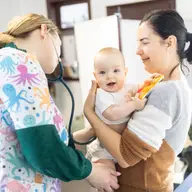 60 de cabinete de medicina de familie din zone dezavantajate vor fi dotate cu aparatura medicala moderna