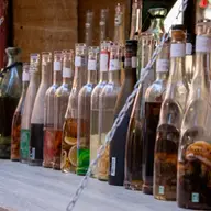 De la ceremonii la reuniuni de familie: tradițiile consumului de lichior
