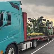 Decriptarea costurilor logistice: ce factori influențează prețul real al transportului de utilaje?