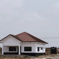 Acoperișul potrivit pentru casa ta: cum alegi între tablă cutată, țiglă metalică, beton, ceramică și șindrilă bituminoasă