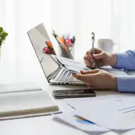 Advertoriale SEO în 2026: cum publici în peste 3.000 de site-uri fără să negociezi cu fiecare redacție