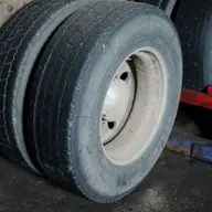 Ce să verifici înainte să cumperi anvelope de camion