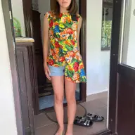 Diana are 12 ani și luptă cu o deformare severă a coloanei vertebrale