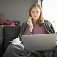 Terapie online pentru românii din diaspora. Cum te ajută terapia psihologică online să faci față dorului de casă și izolării de familie?