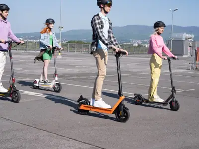 Cum alegi cel mai eficient vehicul electric pentru drumuri scurte: ghidul complet al autonomiei și costurilor zilnice