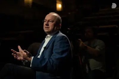 Lucian Vărșăndan se retrage de la conducerea Teatrului German de Stat Timișoara începând cu 1 septembrie 2026