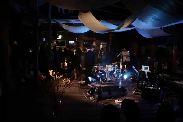 Club des Belugas at River Deck iunie 2009