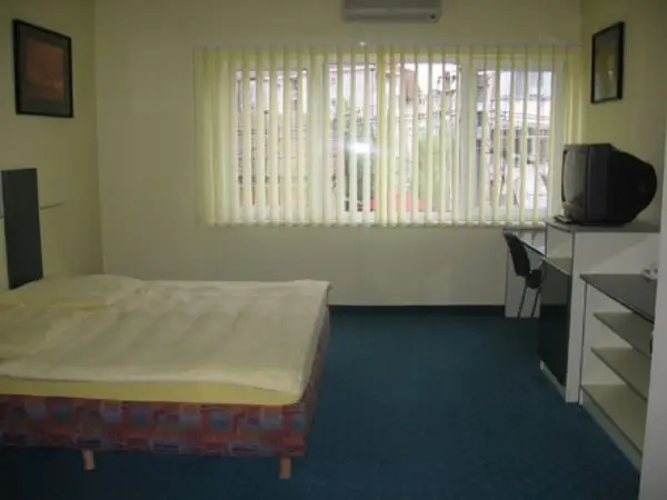 Hotel Yellow