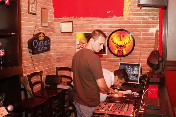 Party in Club Art 700 01 09 2009