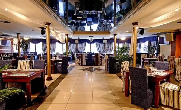 Restaurant Yacht Club