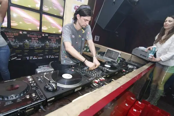 After Hour Party la No Name