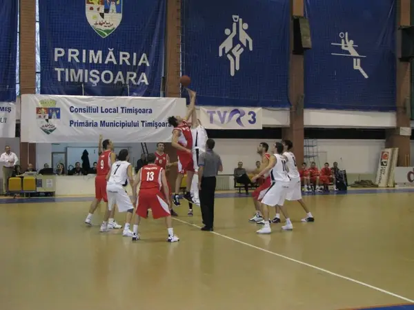 ELBA Timisoara 81-84 Dinamo