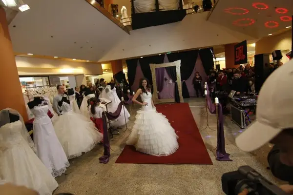Targ de nunti la Iulius Mall - 2010