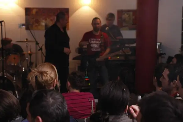 Concert Proconsul la Raillys Caffe
