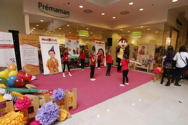 Targ de Gradinite la Iulius Mall