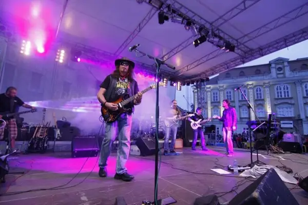 Concert Adi Barar and Friends in Piata Unirii