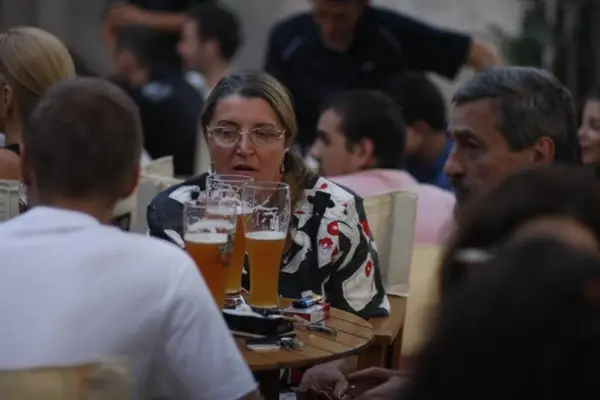 Terapia la Mal - Clinica de Bere - Bere Rece, Concert si Party la D arc pe Mal