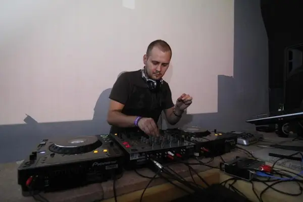 Disco Bears, C R S, Kolapsys si Delision la Setup Venue