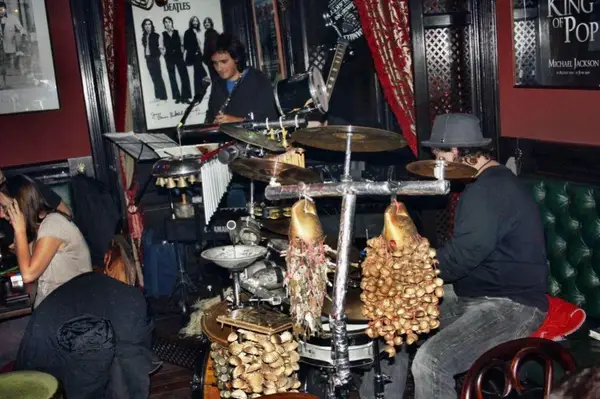 Concert Mario and The Teachers in The Kings Pub