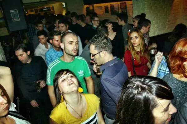 Concert Phaser, Muneer si Anastasia la Scotish Pub