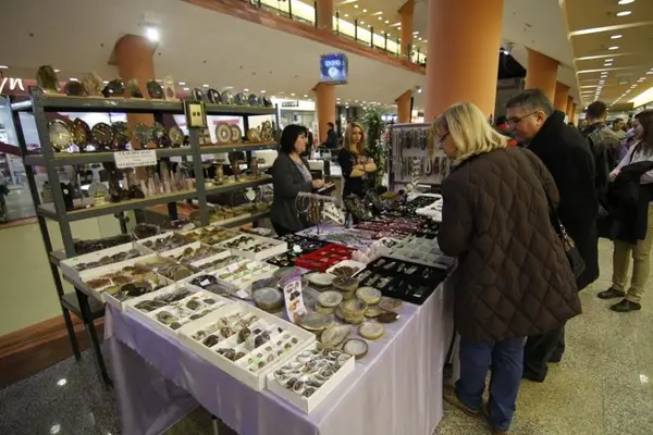 Targ Bio la Iulius Mall 27-29 01 2012