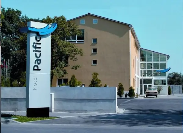 Hotel Pacific