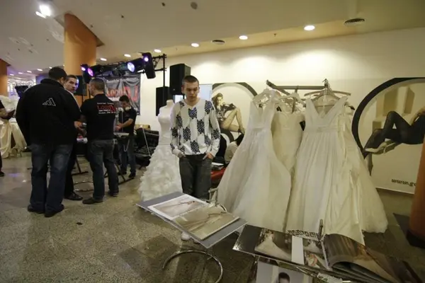 Targ de nunti la Iulius Mall 03-05 02 2012