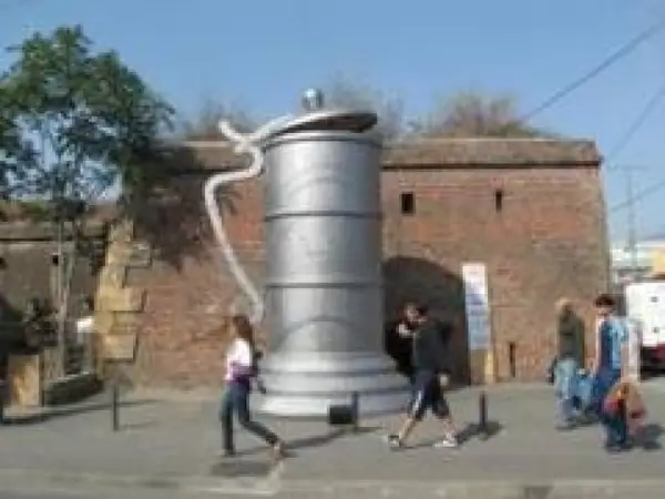 Piata 700