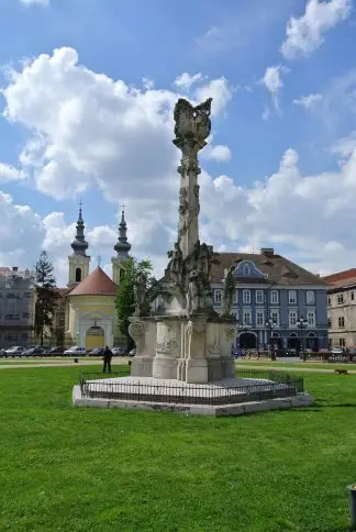 Statuia Sfintei Treimi