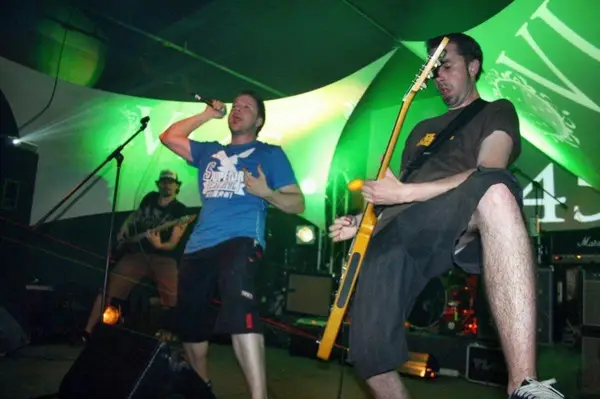 Concert Chiroptera, VL45 si Implant pentru Refuz la Daos