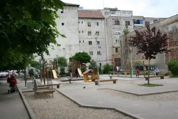 Loc de joaca - Parcul Dacia