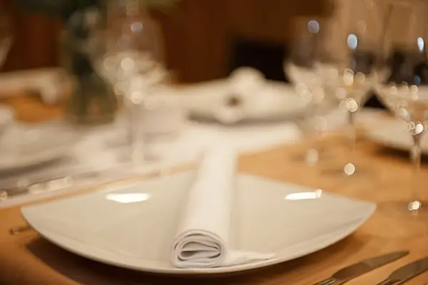 Meniul zilei la Restaurant Check Inn pentru 11-15 iunie 2012