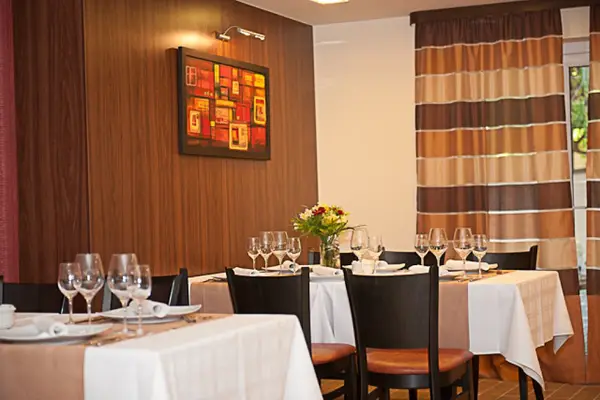 Meniul zilei la Restaurant Check Inn pentru 18-22 iunie 2012