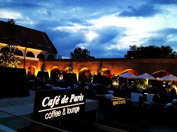 Cafe de Paris Bastion