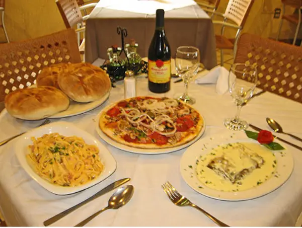 Meniul zilei la Restaurant Check Inn pentru 9-13 iulie 2012