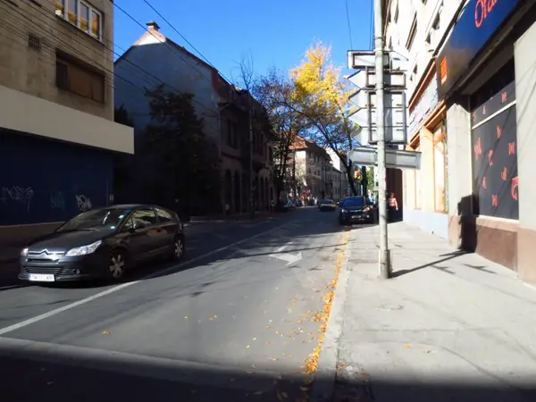 Strada Paris