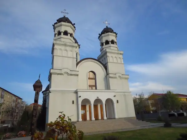 Biserica „Adormirea Maicii Domnului“ - Calea Aradului