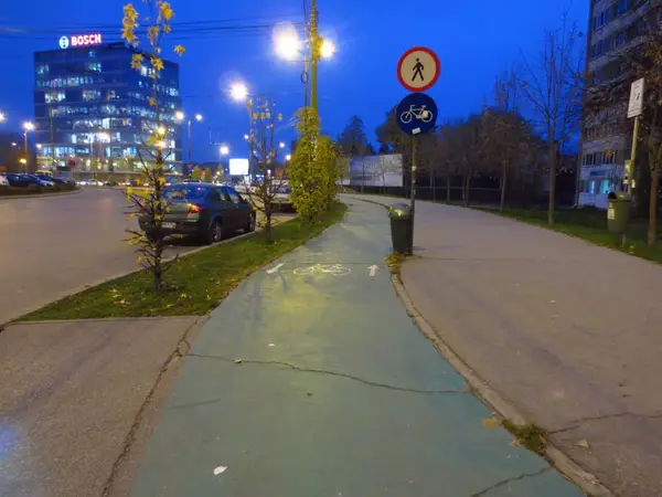 Pista bicicleta - Piata Consiliul Europei