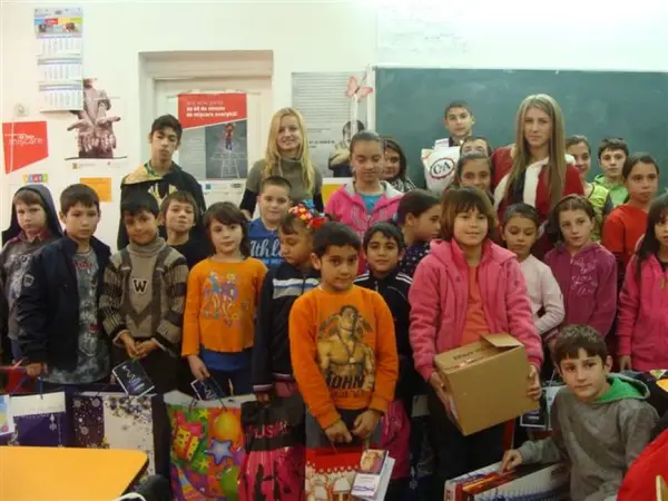 Clientii Iulius Mall au indeplinit dorintele a 30 de copii nevoiasi