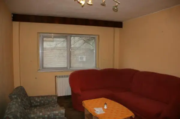 Apartament de vanzare cu 3 camere zona Mall