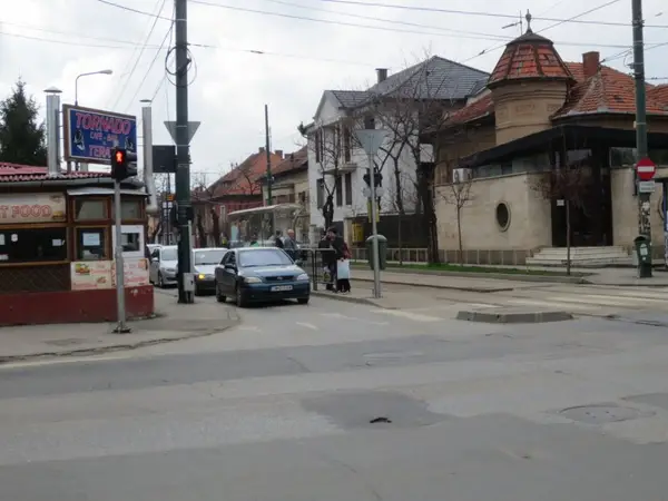 Statie RATT - intersectia str. 1 Decembrie cu str. Cluj
