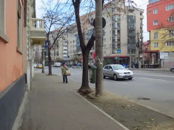 Statie RATT - str. Simion Barnutiu colt cu str. Renasterii retur