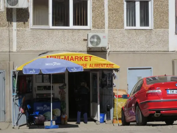 Minimarket - Strada Labirint