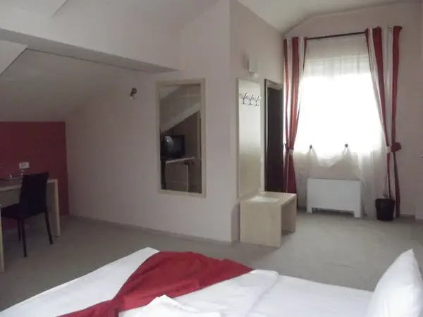 Pensiune de Inchiriat cu 7 Camere in Timisoara - Zona Giroc