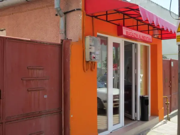 Minimarket - Strada Petrov Cermena