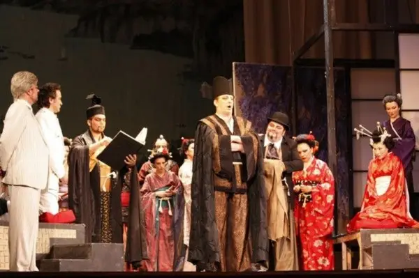 Timisorenii si-au adus aminte de Opera!