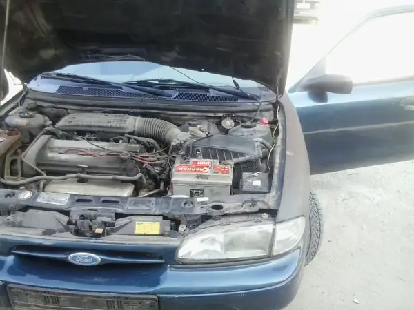 Dezmembrez Ford Mondeo Mk1 vand piese